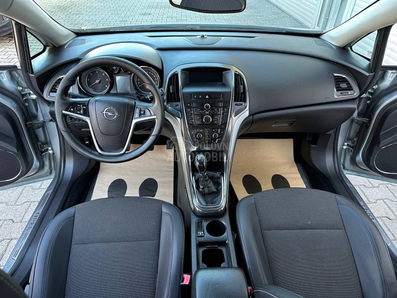 Opel Astra J 1.7 CDTI COSMO