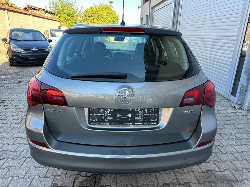Opel Astra J 1.7 CDTI COSMO