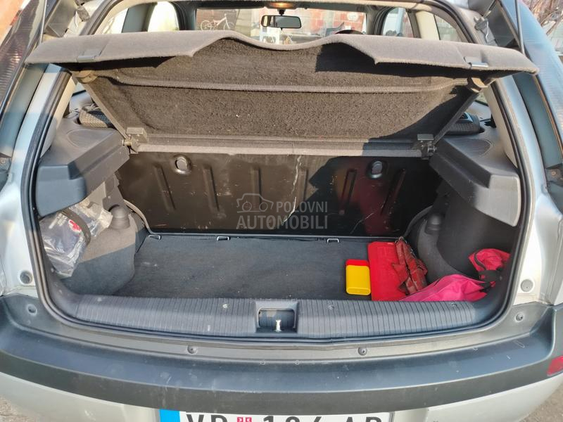 Opel Corsa C 1.0 njoy