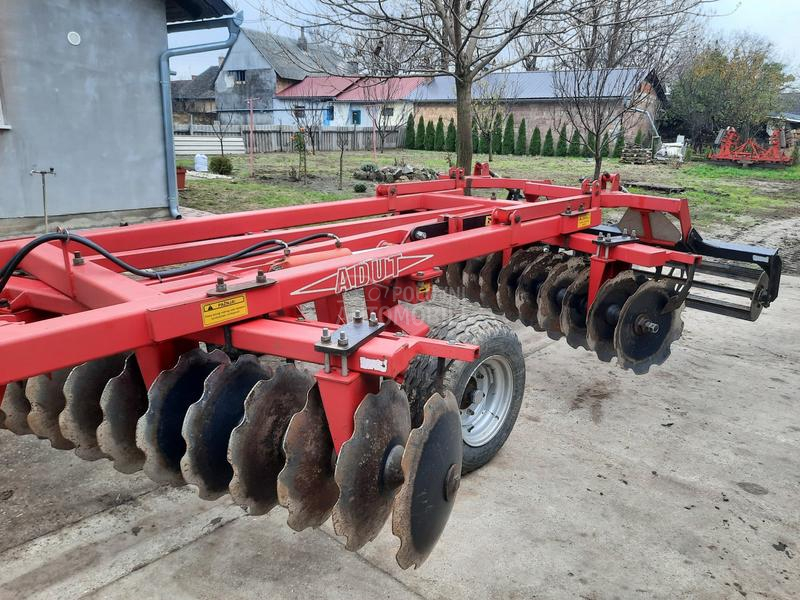 Adut adut 32 listova