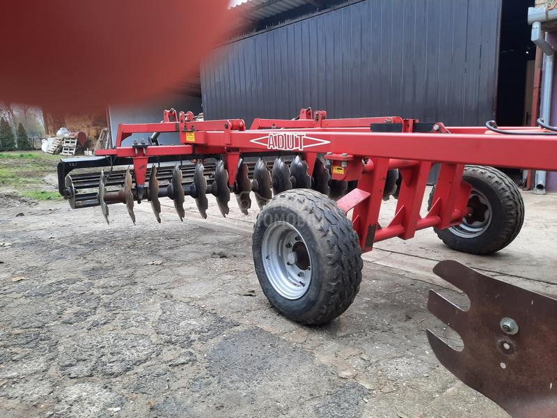 Adut adut 32 listova