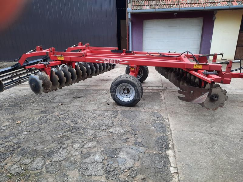 Adut adut 32 listova