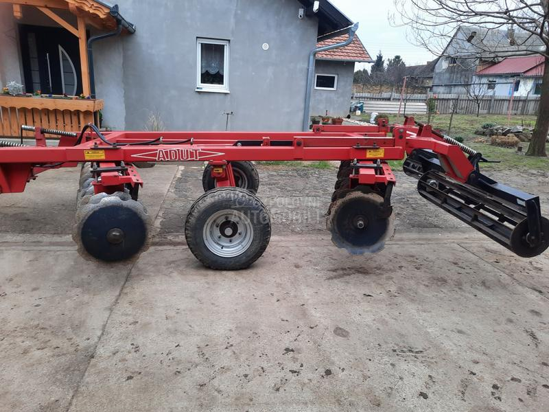 Adut adut 32 listova