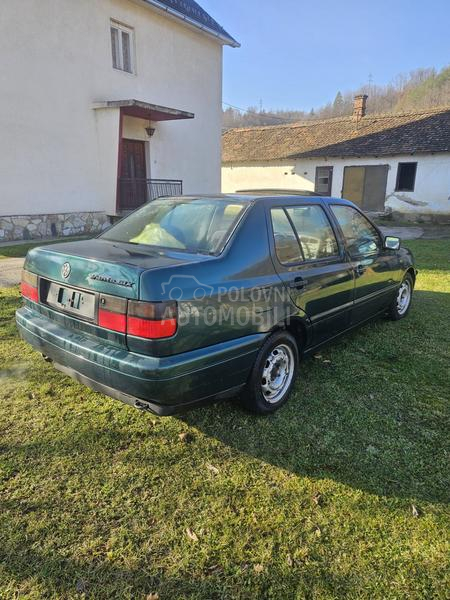 Volkswagen Vento 1.8 GLX