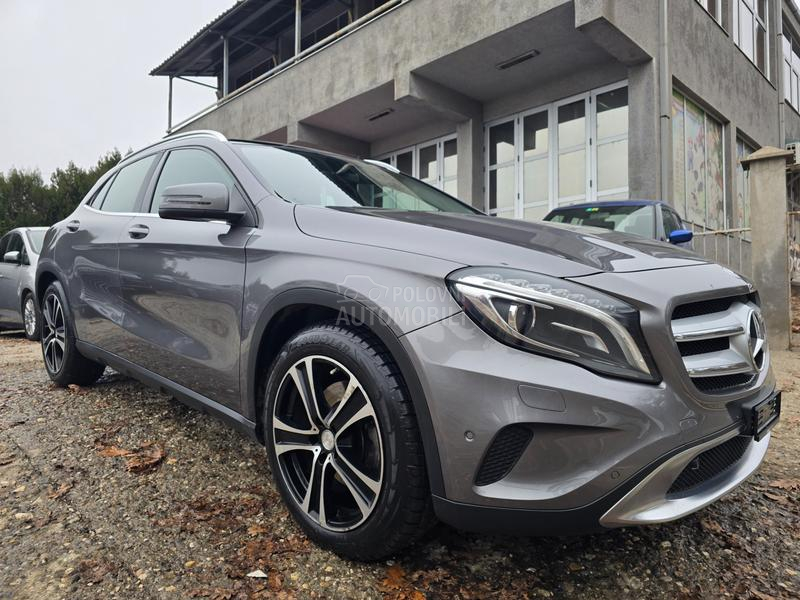 Mercedes Benz GLA 250 2.0 4-Matic CH 4x4