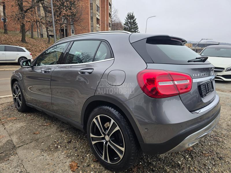 Mercedes Benz GLA 250 2.0 4-Matic CH 4x4