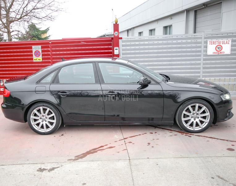 Audi A4 S LINE/18/LED