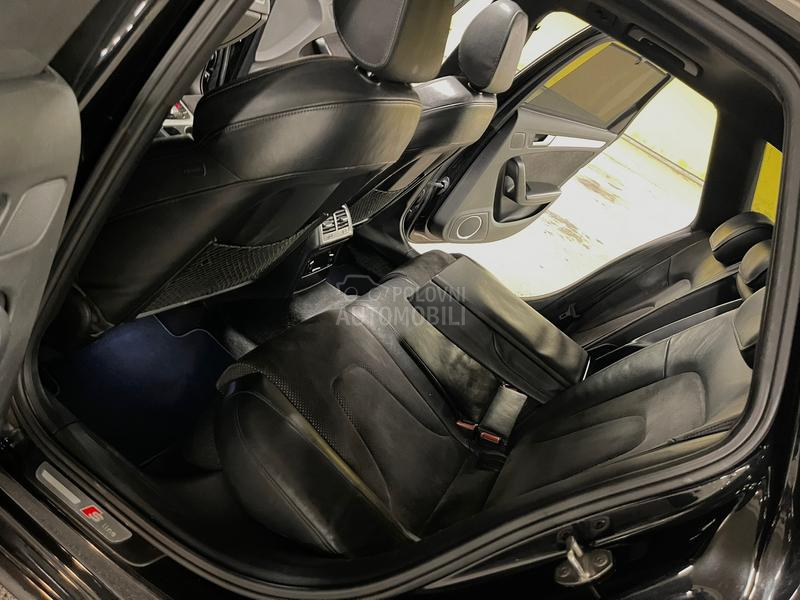 Audi A4 3.0 TDI V6 3xS-line