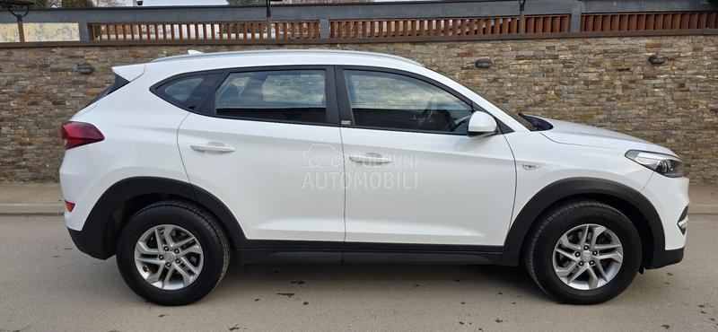 Hyundai Tucson 1.7 crdi Svajcarska