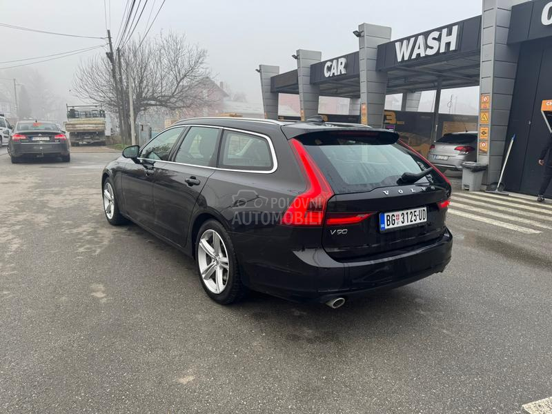 Volvo V90 