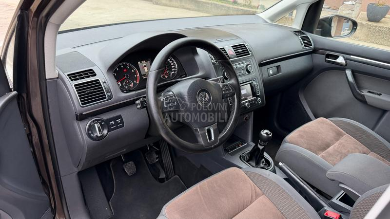 Volkswagen Touran 1.4 //HIGHLINE//CH