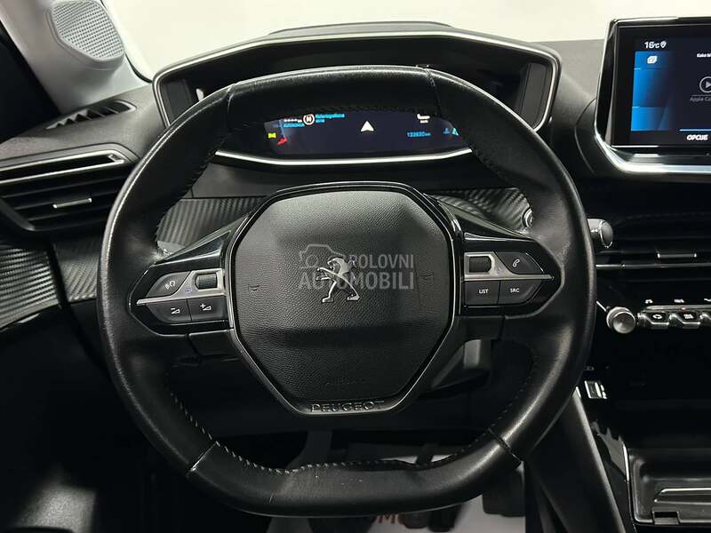 Peugeot 208 1.2 ALLURE VIRTUAL