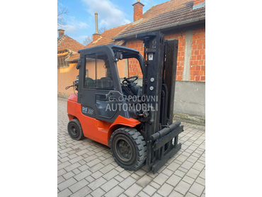 Toyota 7FG F 35 Triplex