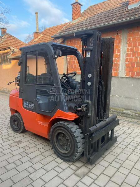 Toyota 7FG F 35 Triplex