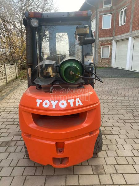 Toyota 7FG F 35 Triplex