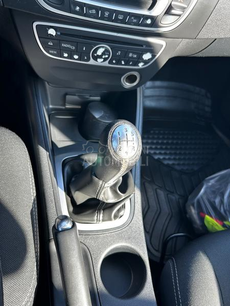 Renault Fluence 1.6 16V