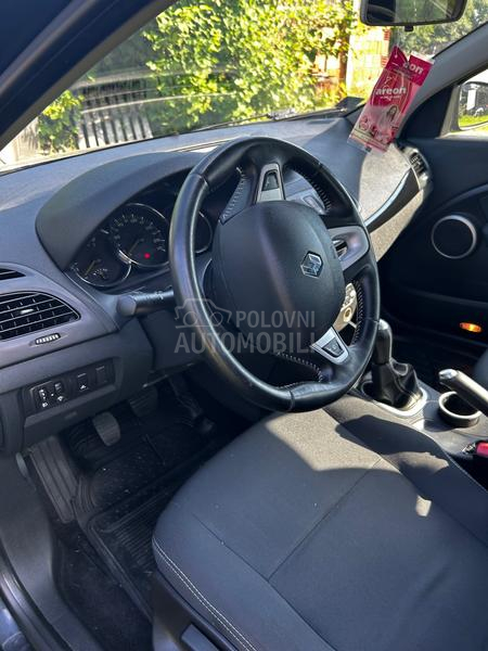Renault Fluence 1.6 16V