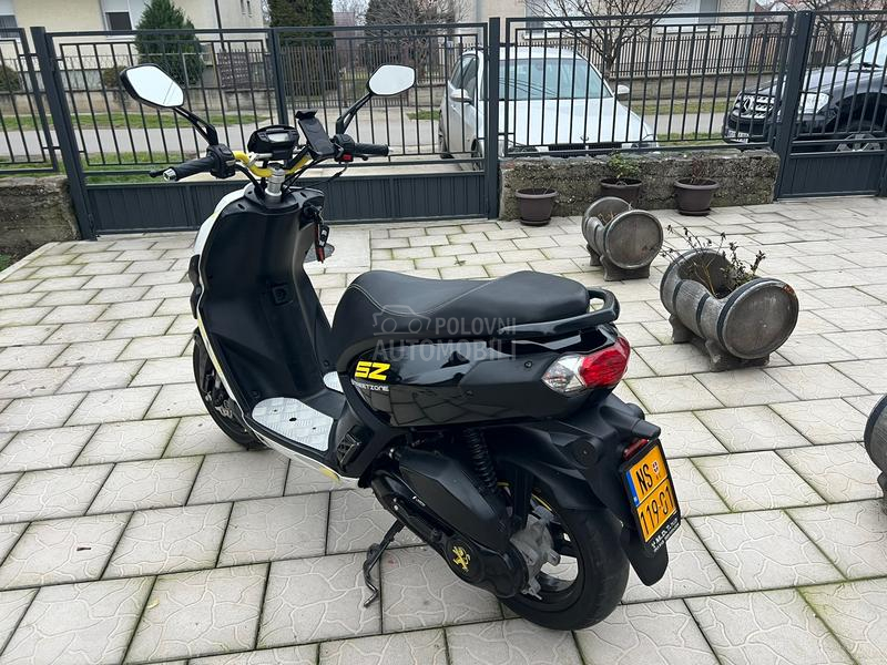 Peugeot Street Zone 50 2T