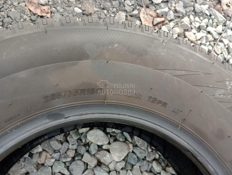 Lassa 225/75 R16 Zimska