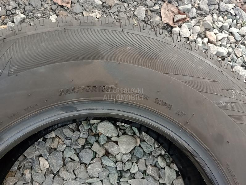 Lassa 225/75 R16 Zimska