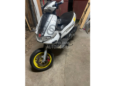 Gilera Runner