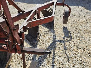 IMT Plugovi 2 i 3 brazde