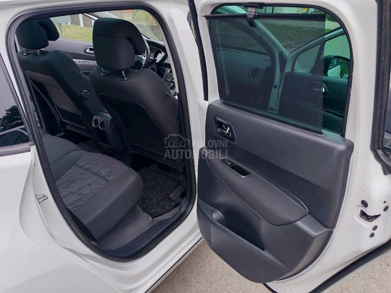 Peugeot 3008 2.0 HDI-T O P PAKET