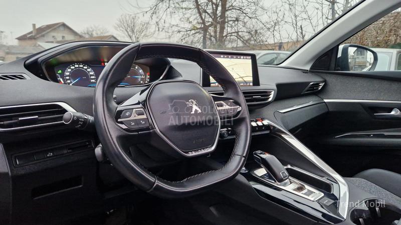 Peugeot 3008 1.2 Allure Avtomat