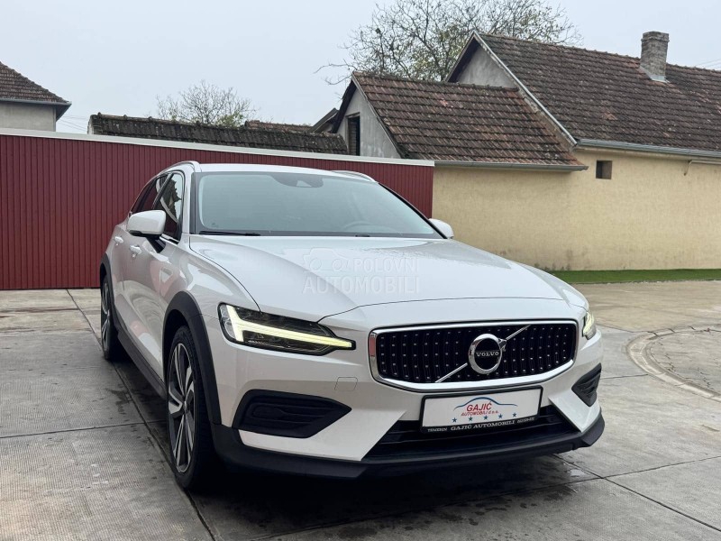 Volvo V60 Cross Country 2.0 D4 AWD