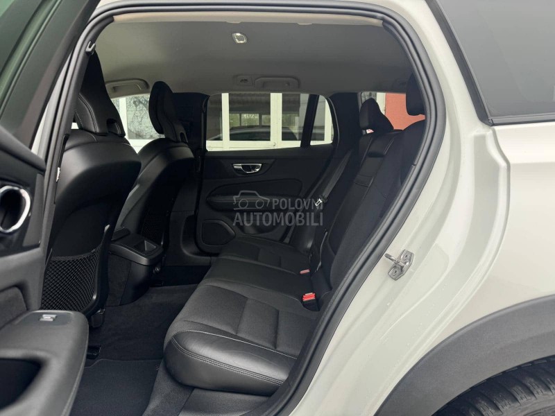 Volvo V60 Cross Country 2.0 D4 AWD