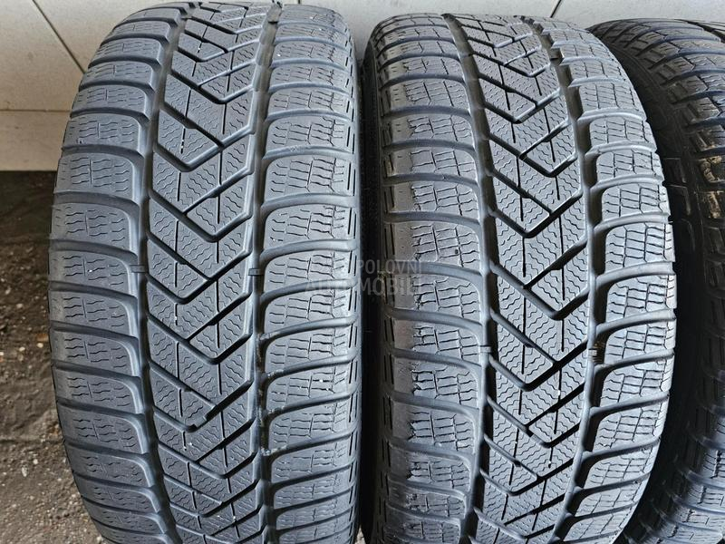 Pirelli 235/35 R19 Zimska