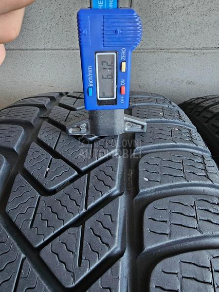 Pirelli 235/35 R19 Zimska