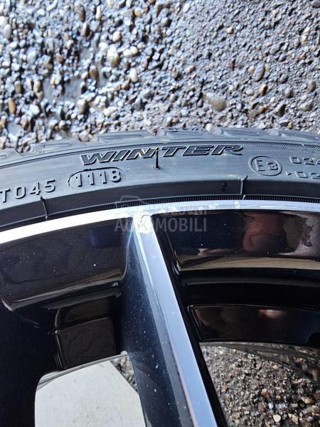 Pirelli 235/35 R19 Zimska