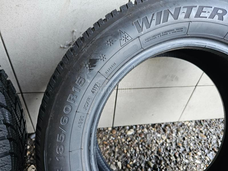 Dunlop 185/60 R15 Zimska