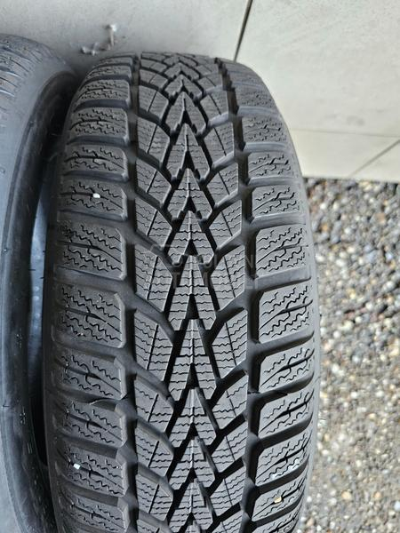 Dunlop 185/60 R15 Zimska