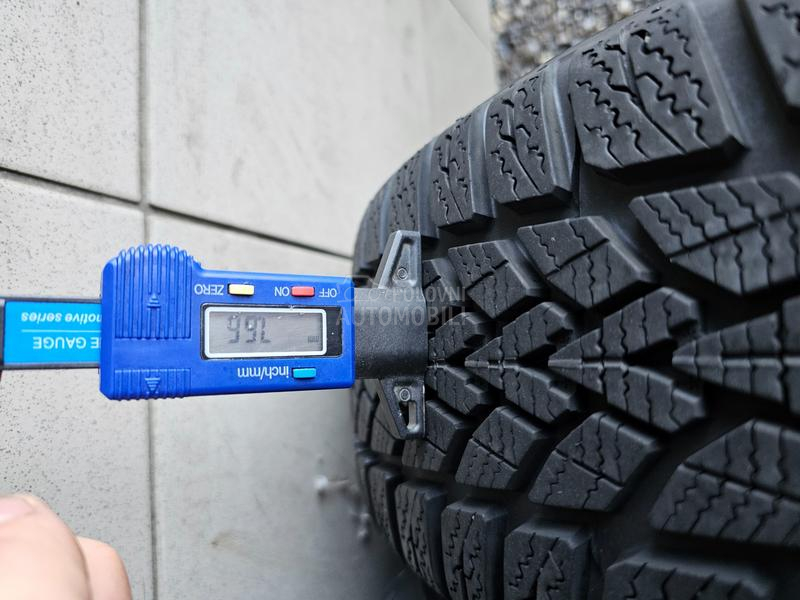 Dunlop 185/60 R15 Zimska