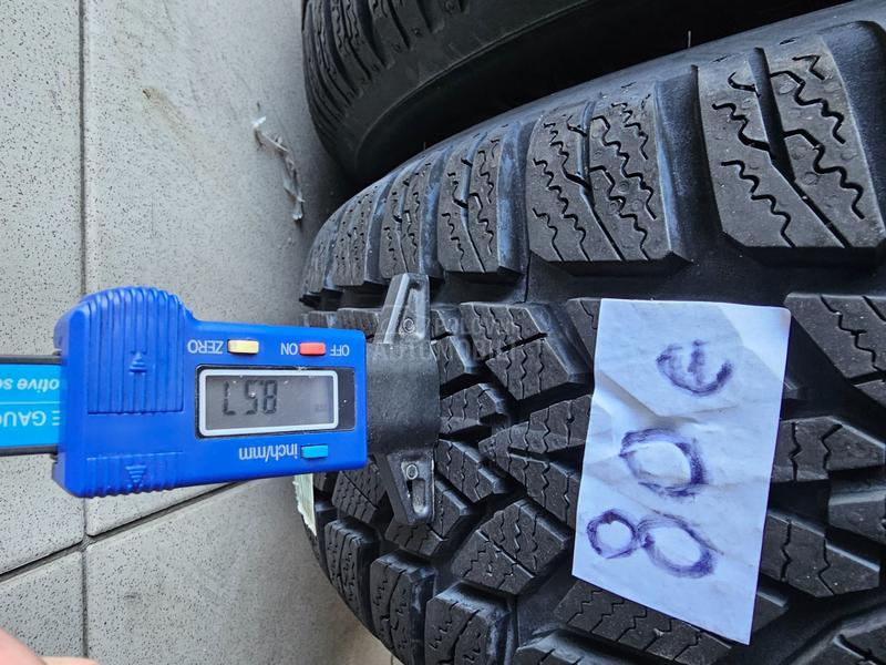 Dunlop 185/60 R15 Zimska