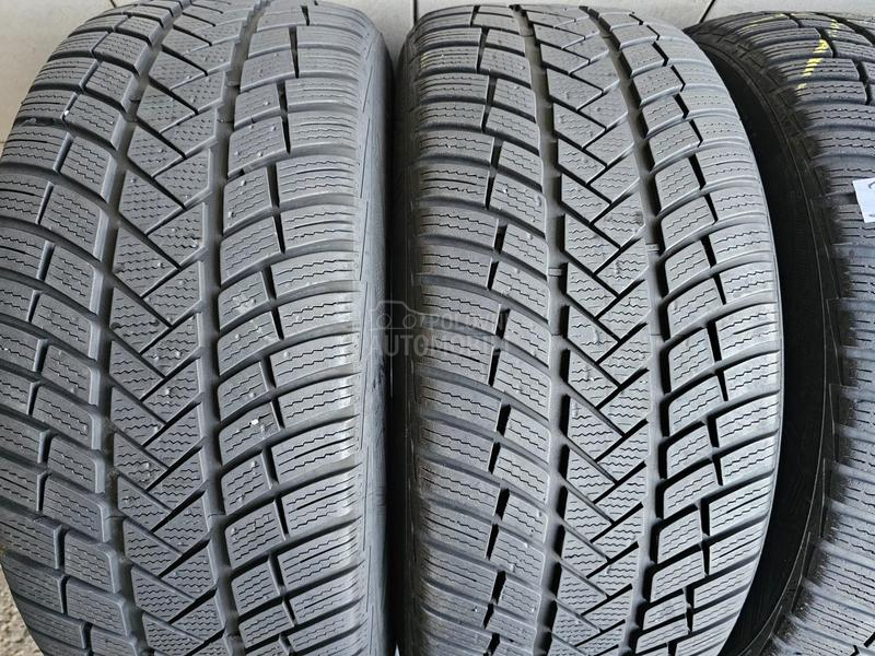 Vredestein 245/50 R18 Zimska