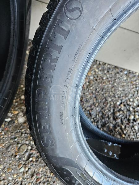 Semperit 225/50 R17 Zimska