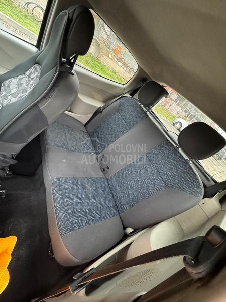 Renault Twingo 1.2i T e k  R e g