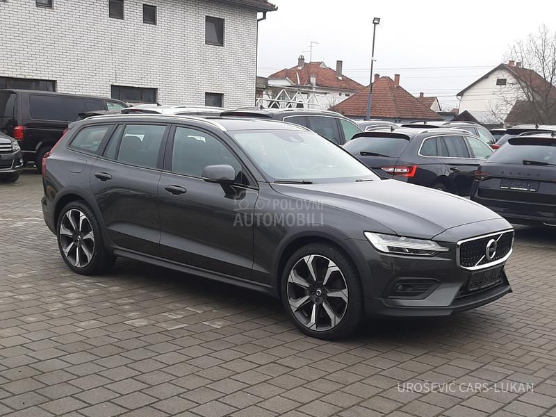 Volvo V60 Cross Country D4 AWD 190HP CH