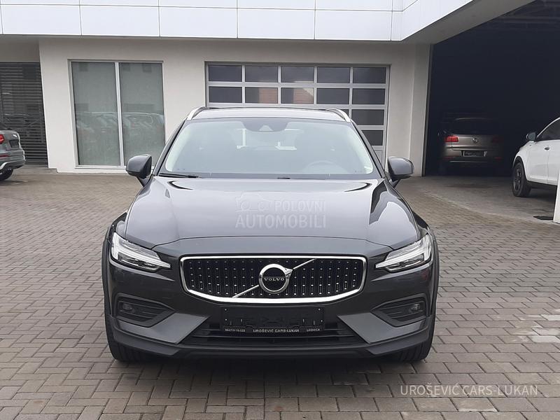 Volvo V60 Cross Country D4 AWD 190HP CH