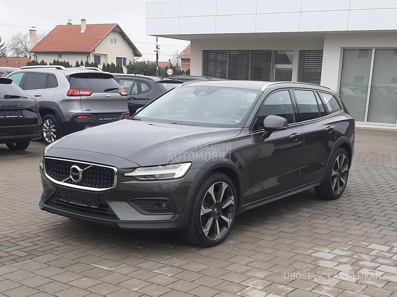 Volvo V60 Cross Country D4 AWD 190HP CH