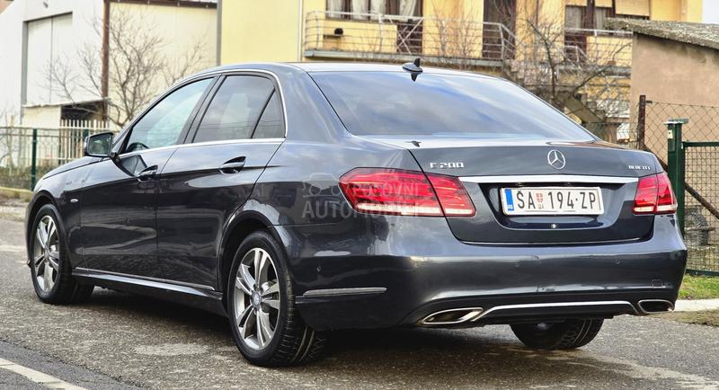 Mercedes Benz E 200 