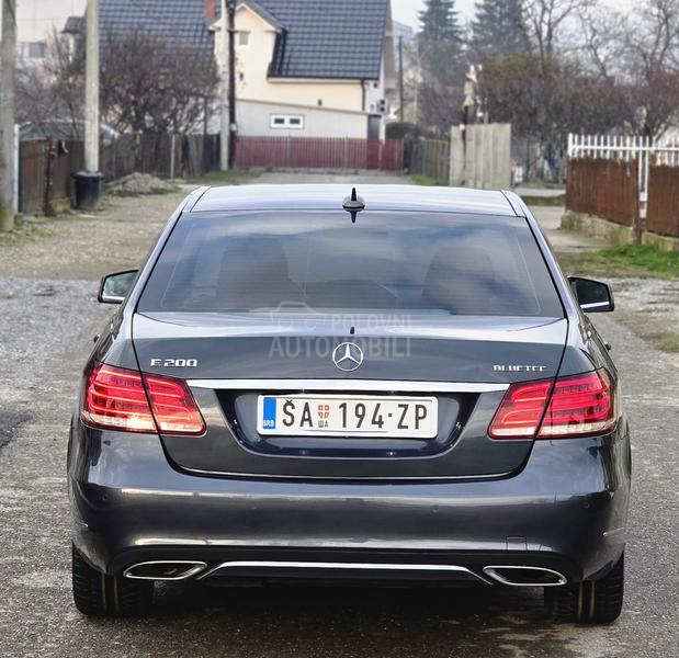 Mercedes Benz E 200 