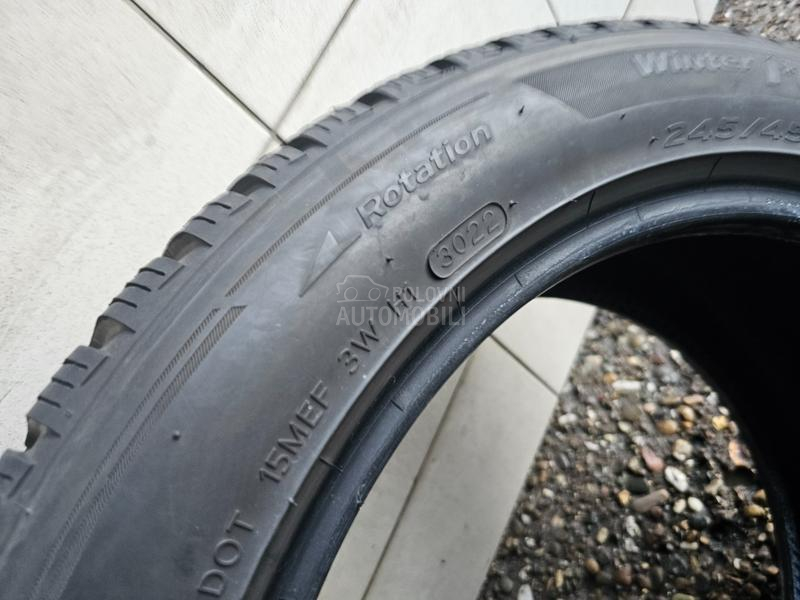 Hankook 245/45 R18 Zimska