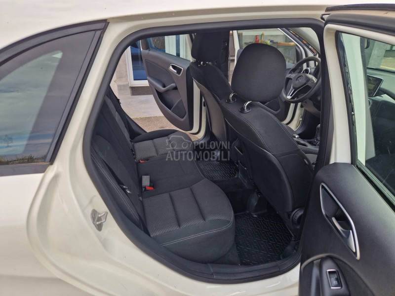 Mercedes Benz B 180 EXECUTIVE