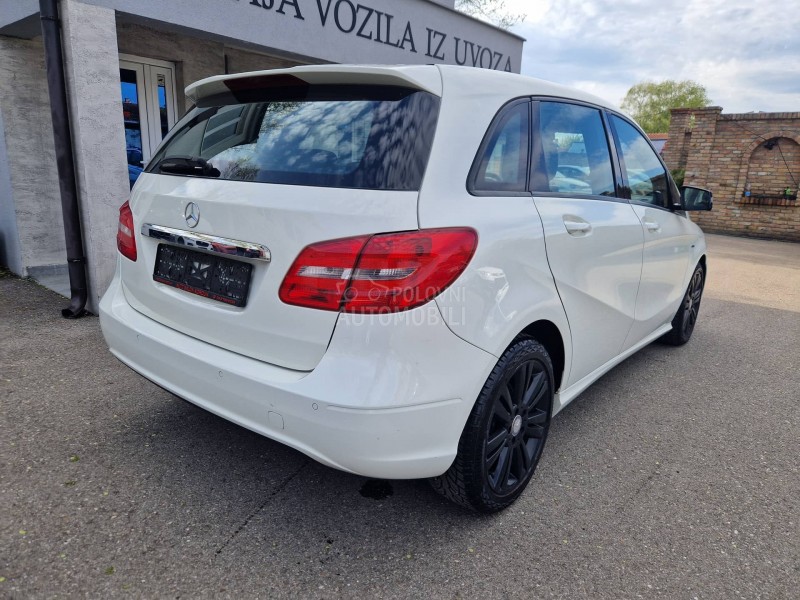 Mercedes Benz B 180 EXECUTIVE