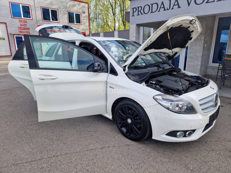 Mercedes Benz B 180 EXECUTIVE