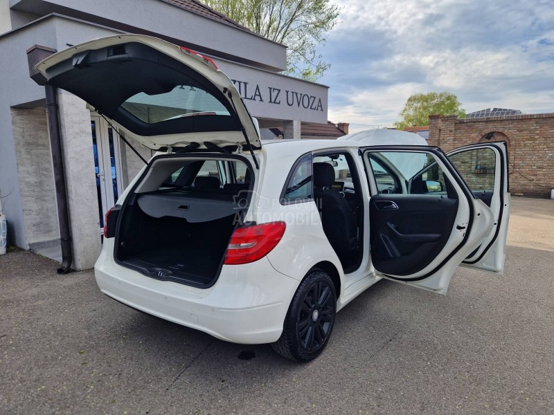 Mercedes Benz B 180 EXECUTIVE